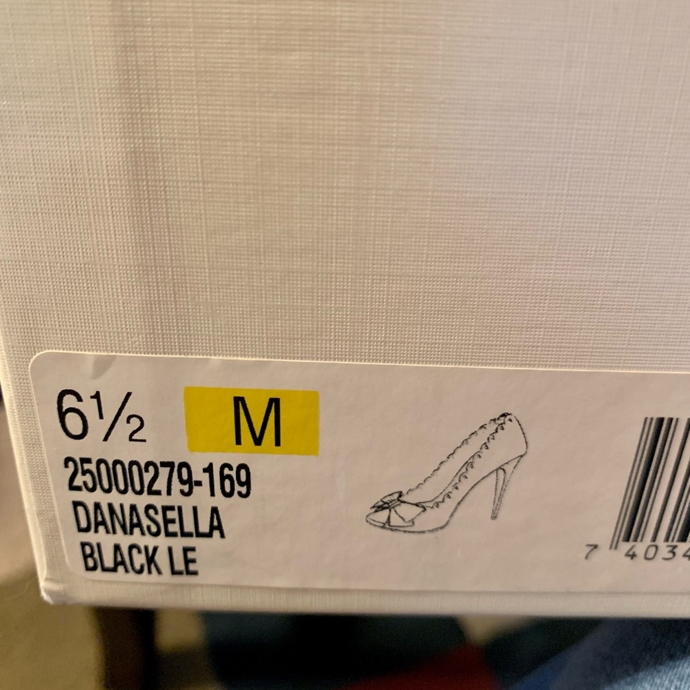 BNIB Joan & David Black Danasella Heels, 6.5 - Picture 10 of 11